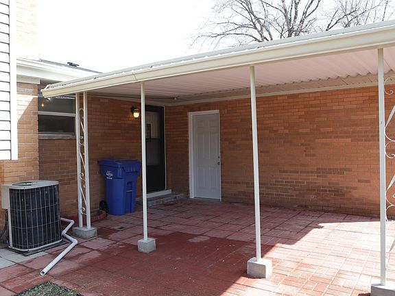 3rd image of 2032 Eastview Dr
