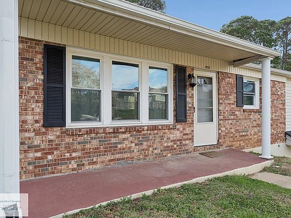 3rd image of 308 Greenwich Cir