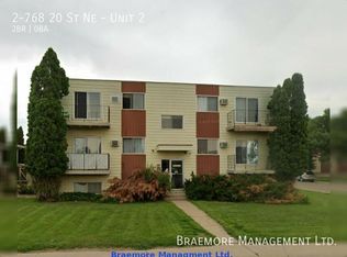 2 20th St NE UNIT 2, Medicine Hat, AB T1C1B4