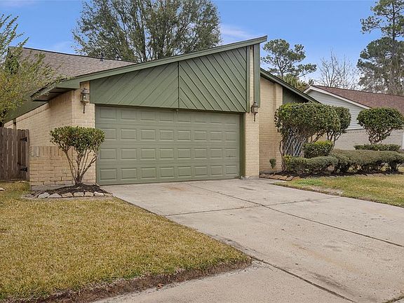 2nd image of 10911 Maple Rock Dr