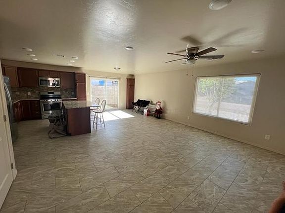 Living room/ Kitchen