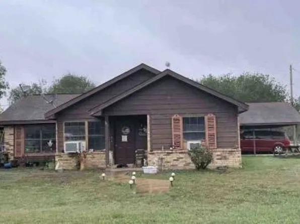 311 Kennedy Ave, Sabinal, TX 78881