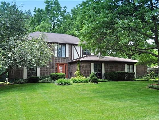 1st image of 45763 Amesbury Dr