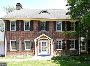 19 Farm Rd, Wayne, PA 19087