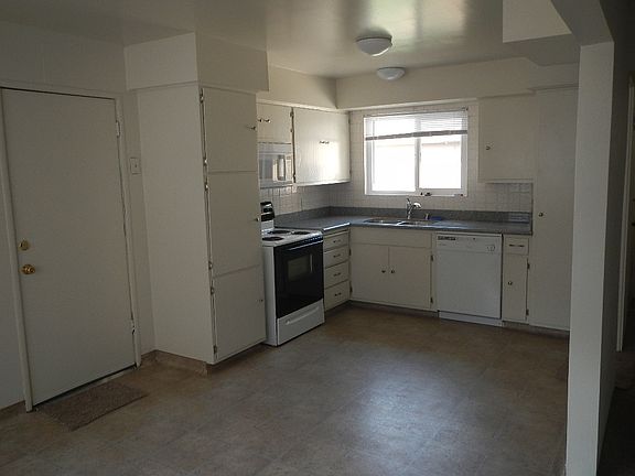 new appliances, granite counter