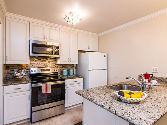 4th image of 2325 Saidel Dr