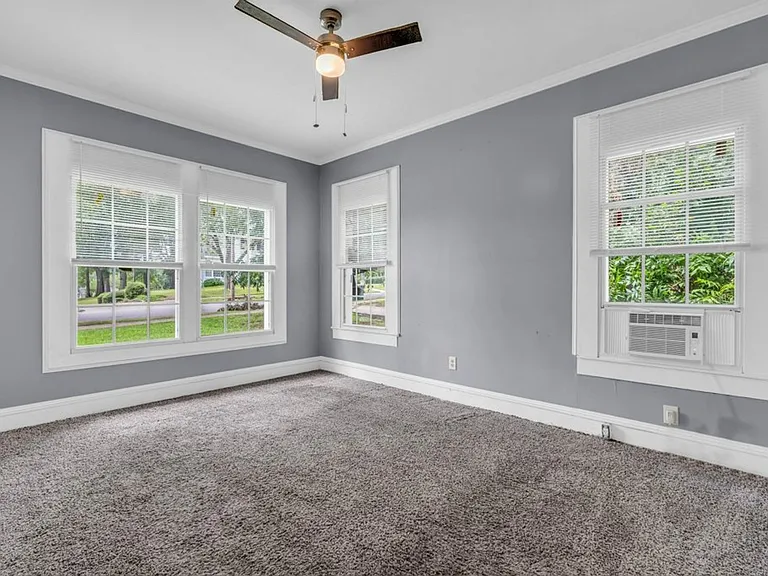 338 N Church St — Photo 3