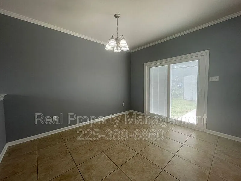 3 bed, 2.5 bath, 1620 sqft, $1,700 — Photo 4