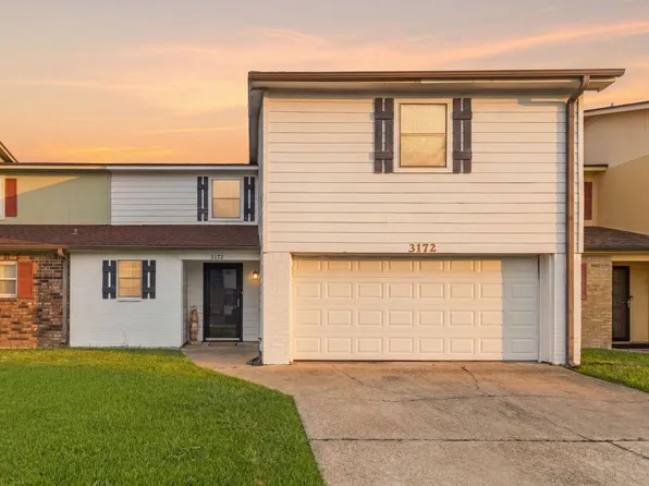 3172 Andes Dr, Port Neches, TX 77651