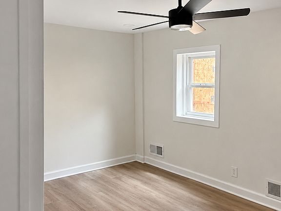 4th image of 527 E Devon St