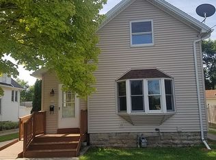 935 W 4th Ave, Oshkosh, WI 54902