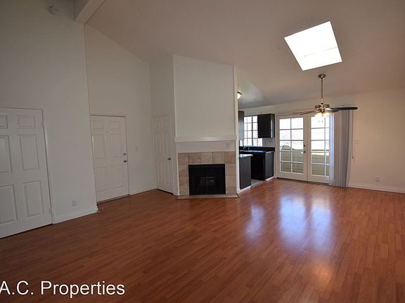 2nd image of 12150 Oxnard St APT 6