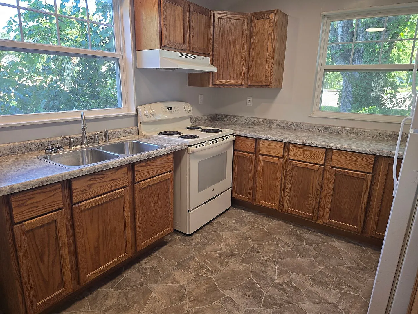 1152-SF-E2 — Photo 4