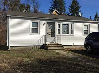 31 Parkway Ave, Cranston, RI 02905
