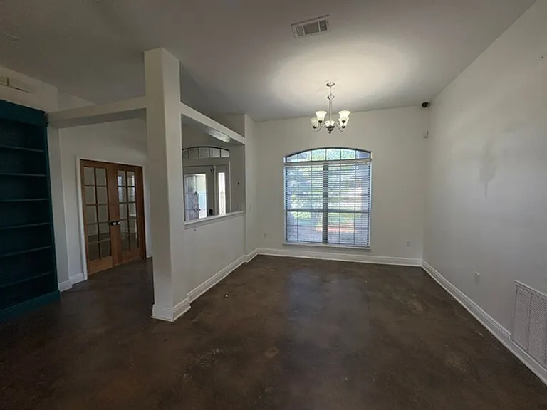 2343 Genevieve Way — Photo 5