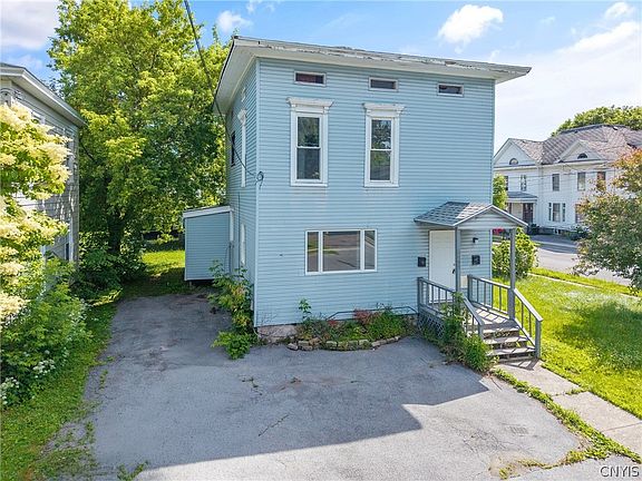 3rd image of 723 Franklin St