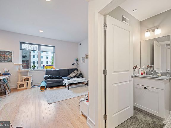 4th image of 1516 N 15th St APT 308