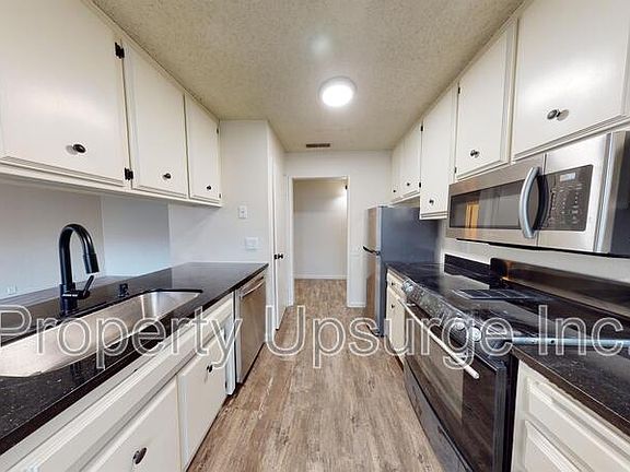 5th image of 855-915 Lakeside Dr #4