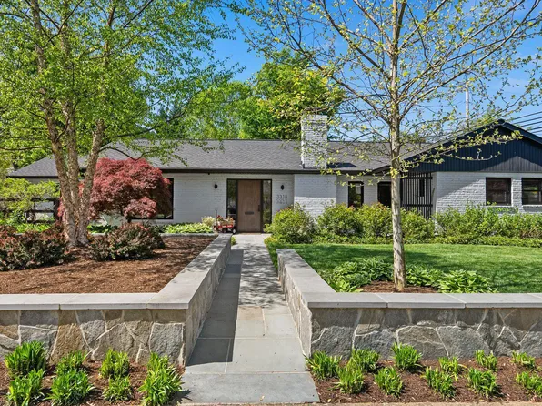 3318 N Columbus St, Arlington, VA 22207