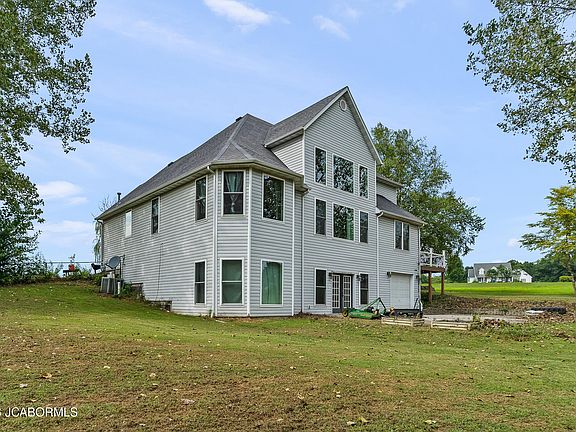 2nd image of 1775 State Highway Z