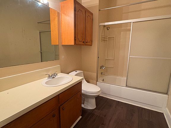 5th image of 620 Topeka St #620