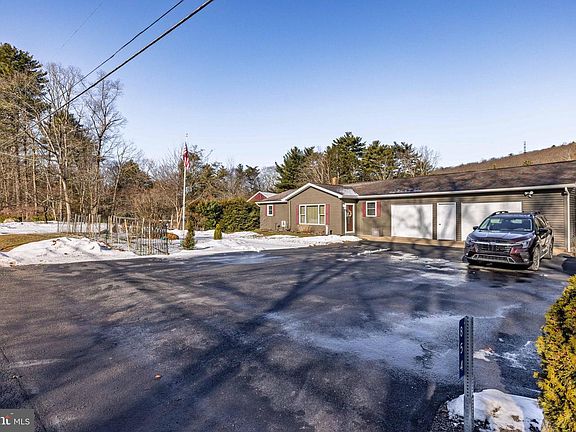 5th image of 854 Lily Lake Rd