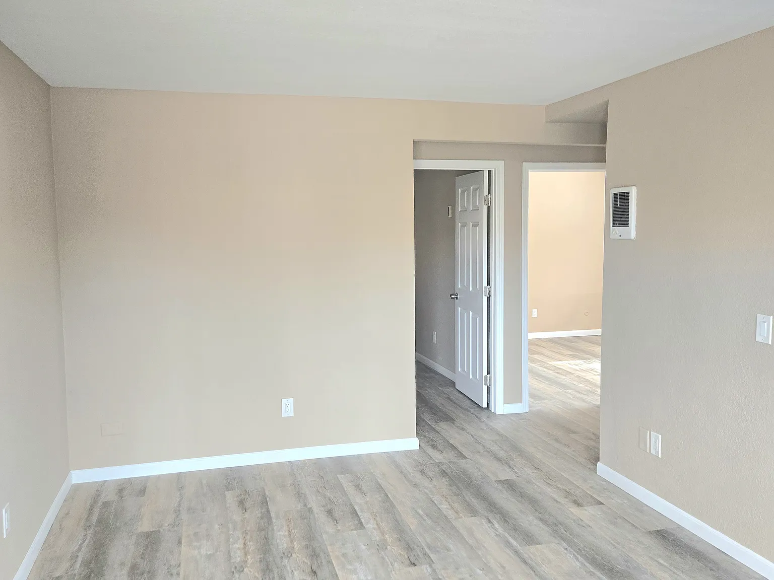 2 bed, 725 sqft, $2,245 — Photo 4