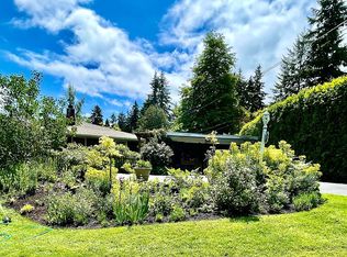 7411 SE 32nd St, Mercer Island, WA 98040