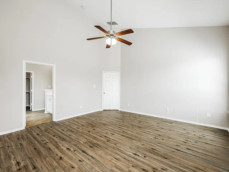 8434 Cedar Mdws — Photo 14