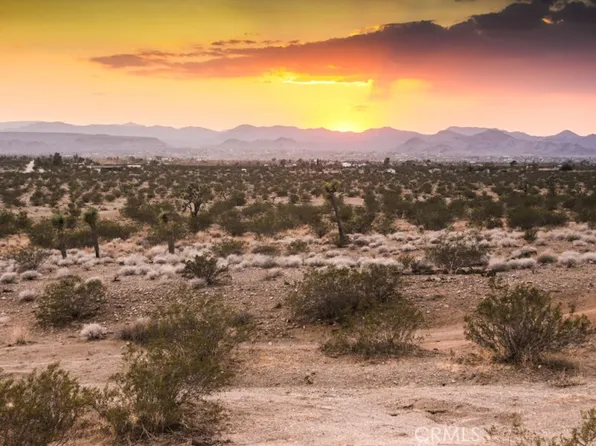 58459 Starlight Mesa Rd, Yucca Valley, CA 92284