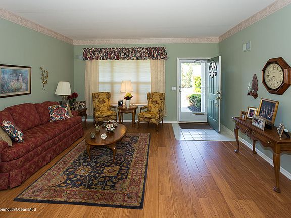 5th image of 26 Sunnybrook Ln #100A