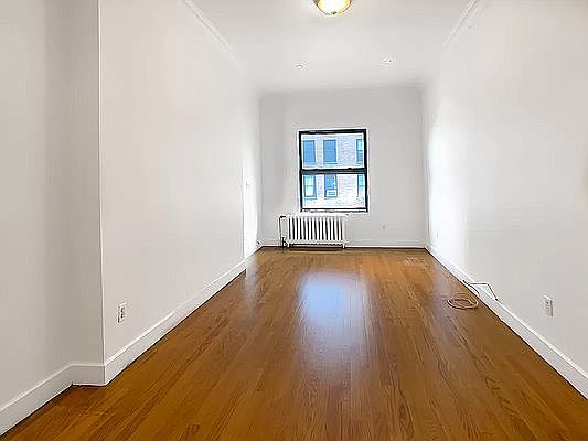 1st image of 320 W 75th St APT 5A
