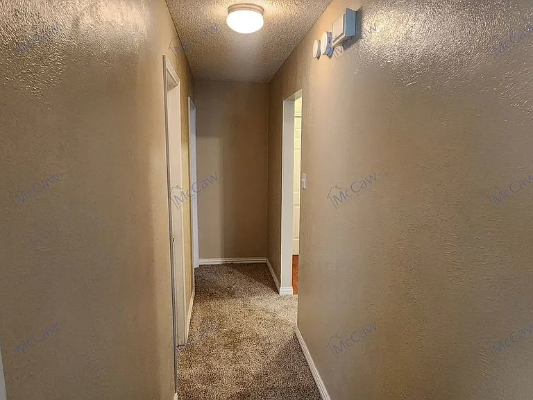 2204 Oak Hill Dr — Photo 11
