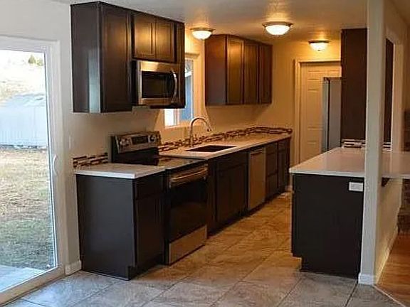 3rd image of 1017 Merryman Dr