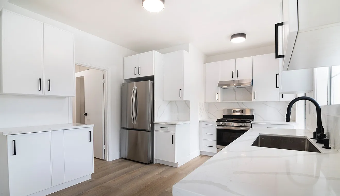 6686 Drexel Ave — Photo 1