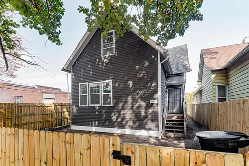 2064 24th St Photo 1