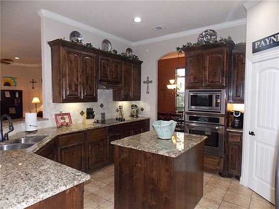 4th image of 132 Berkshire Ln