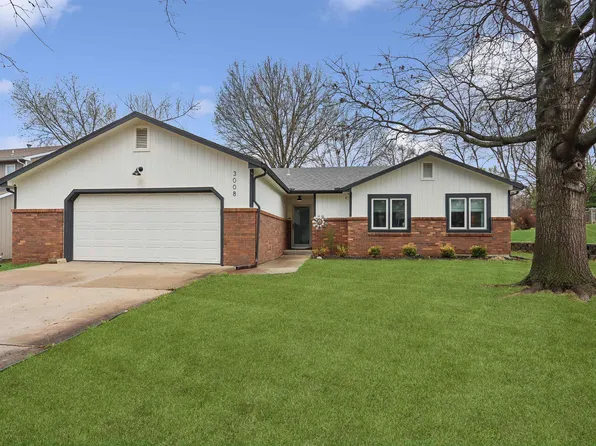 3008 W 28th St, Lawrence, KS 66047