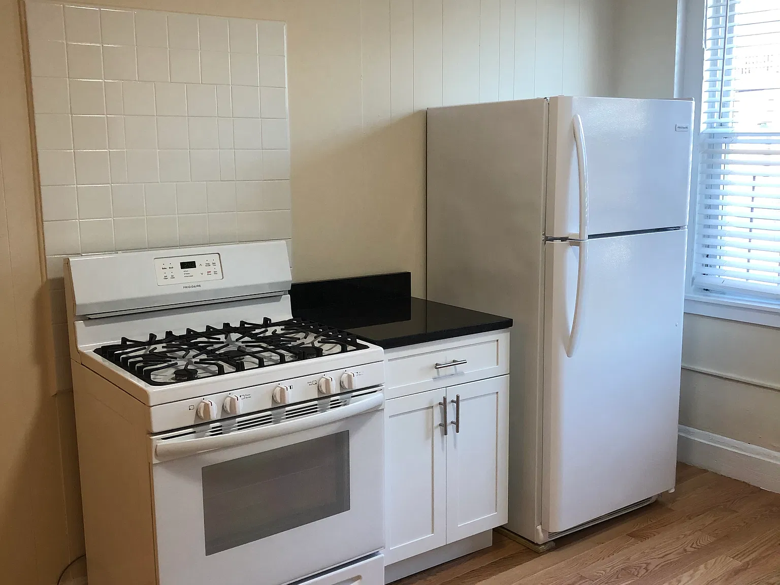 Studio, 1.0 bath, 275 sqft, $1,350 — Photo 4
