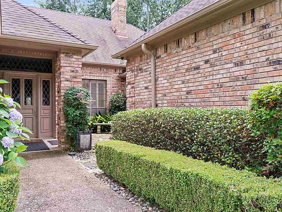 4th image of 1404 Woodlands Dr