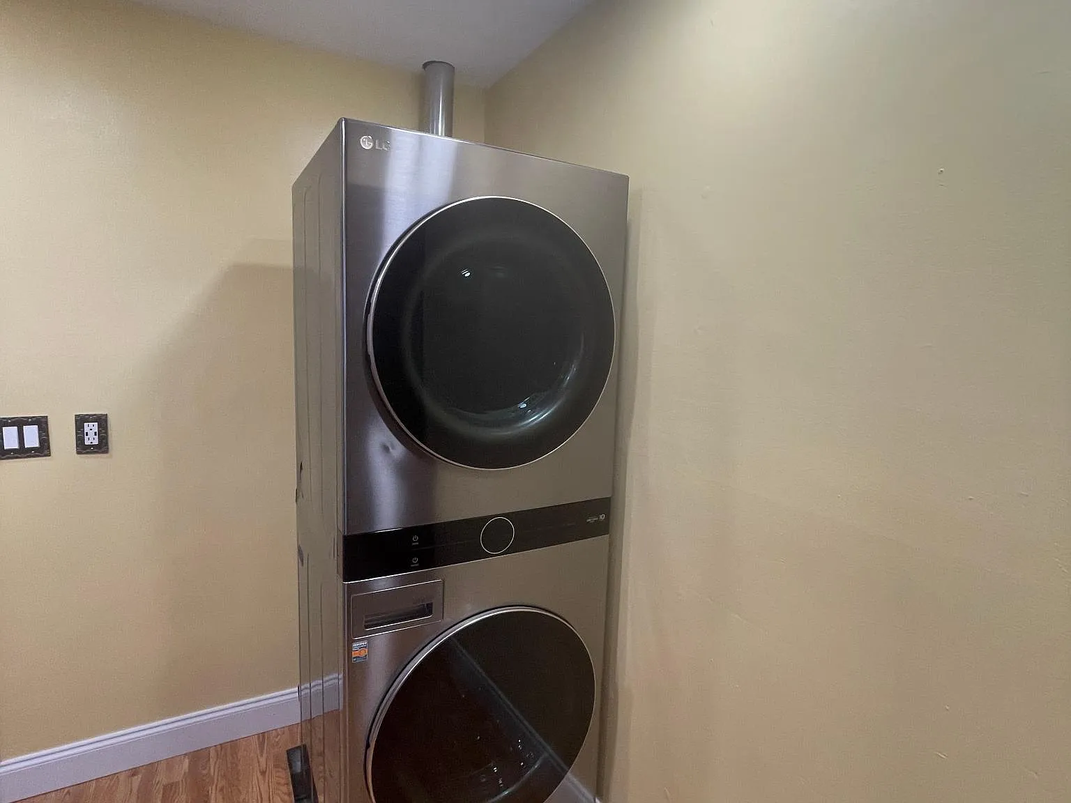 2 bed, 1200 sqft, $2,700 — Photo 3