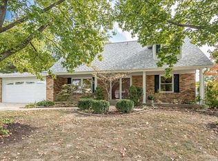 622 Riverside Dr, Saint Charles, MO 63304