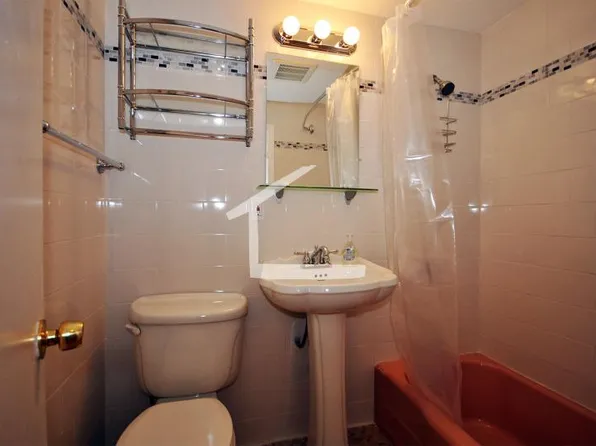 170 Winthrop Rd APT 5, Brookline, MA 02445