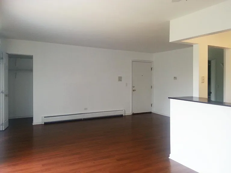 995 S Court Of Shorewood #3B — Photo 5