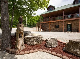 450 Lakeshore Dr, Ridgedale, MO 65739