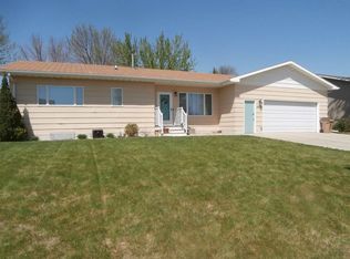 1436 19th Ave SW, Minot, ND 58701