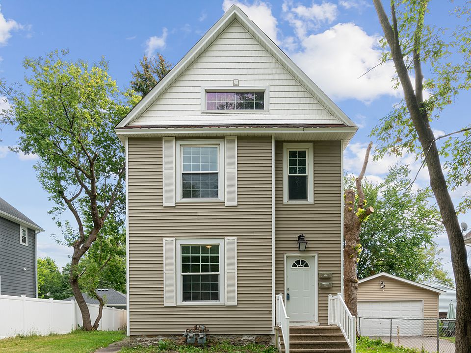 1st image of 2512 6th St N #1