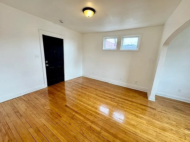 366 4th Ave — Photo 2