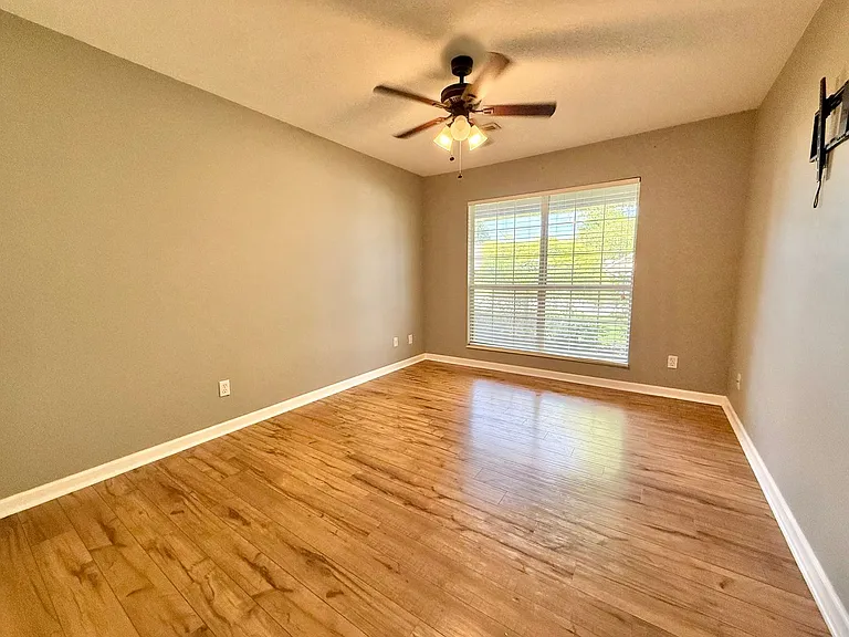 1105 Mercer Dr — Photo 15
