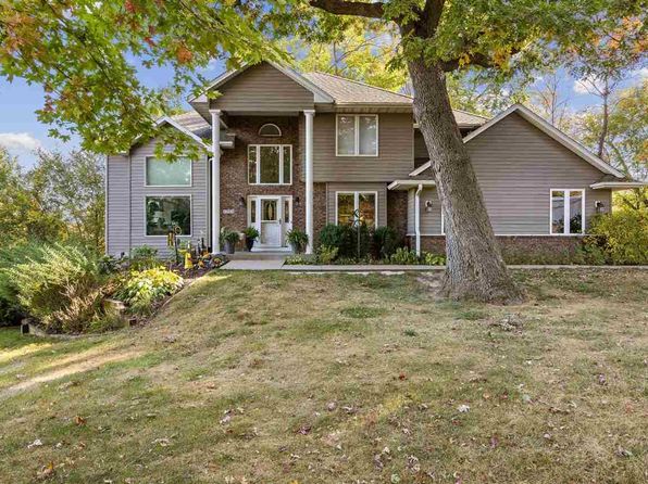1705 12th Ave, Coralville, IA 52241